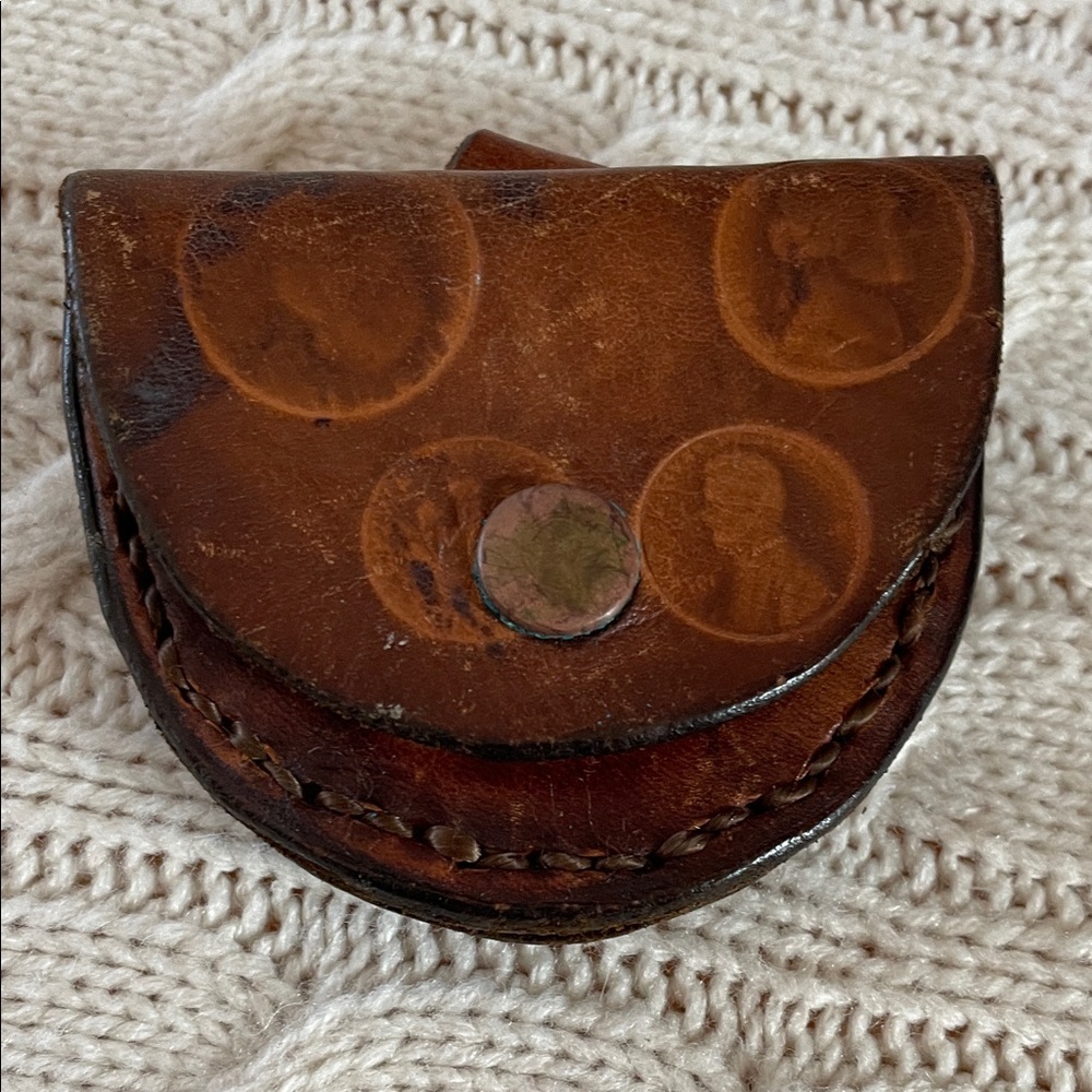 Vtg Lincoln penny embossed leather snap coin purse with loop to attach to belt. - Picture 3 of 10